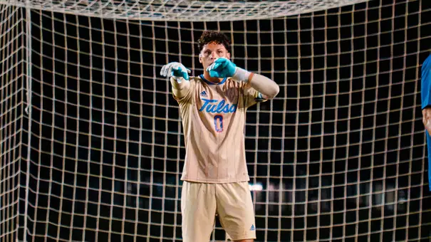 Carlito Saylon in goal