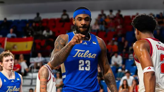 David Green celebrates after a basket and foul at Florida Atlantic