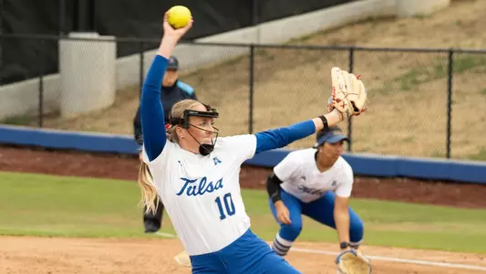 Maura Moore delivers a pitch