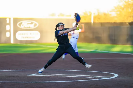 Brinly Maples delivers a pitch