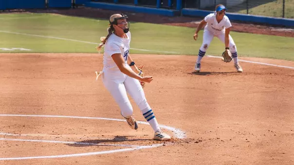 Maura Moore delivers a pitch