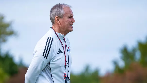 Coach Tom McIntosh