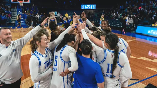 Tulsa WBB Huddle