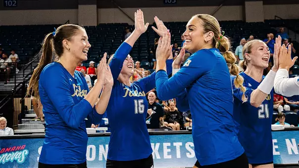 VB postgame celebration vs Arizona
