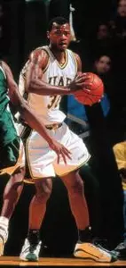 Eric Batchelor scores 16 points on 4-of-10 shooting from the field and 7-of-8 from the line.