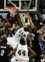 Senior guard/forward Wen Mukubu is the team's leading returning scorer from last season's 24-7 squad.