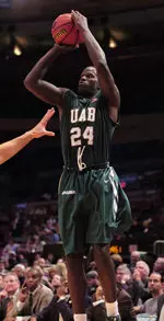 Senior Robert Vaden leads UAB with 19.0 points per game and 55 threes made on the season entering Saturday's contest at Memphis.