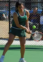 Ceylan Engin won her doubles match and went three sets at No. 5 singles.