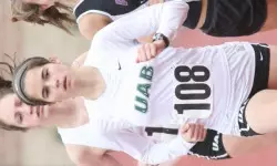 Rhiannon Johns ran to a first-place finish in the 3000m Saturday at the Niswonger Invitational.