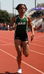 Shakima Knox won the 200-meter and placed second in the 60-meter Saturday.
