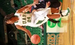 Freshman forward Karisma Chapman scored a career-high 12 points and added seven rebounds.