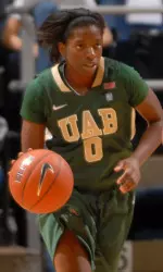 LaShaunda Pratt connected on five 3-pointers Saturday.