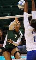 Thais Soares connected on four of five attacks in the third set for the Blazers.