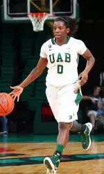 LaShaunda Pratt scored nine points in Sunday's loss.