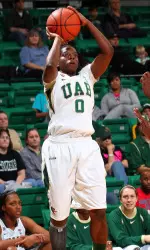 LaShaunda Pratt knocked down all three of her attempts from 3-point range.