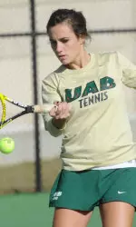 Paula Alvarez won the clinching match for the Blazers.
