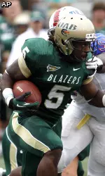 UAB running back Darrin Reaves