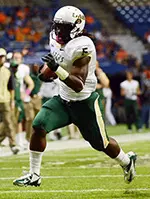 Darrin Reaves scored a pair of touchdowns Saturday, one on a run and another on a reception.