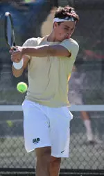 Chris Helliar won a tight match at No. 4 singles Friday for UAB.
