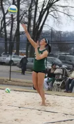 Sam Skinner teamed with Becca Howard for a win at the fifth spot on Friday.