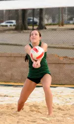 Becca Howard teamed with Sam Skinner for a dominating 21-3, 21-6 win on Friday.
