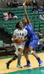 UAB's Karisma Chapman scored a game-high 21 points for the second-straight game.