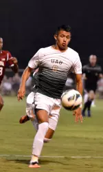 Junior forward Freddy Ruiz recorded three points on one goal and one assist at Mercer.