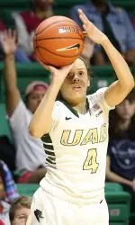 Dufelmeier shot 3-of-4 from beyond the arc Thursday.