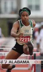 Jessica Shelley clocked a time of 13.72 in the 100-meter hurdles, a new personal best