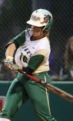 Senior Sara Beth Williamson knocked her fourth home run of the season, a three-RBI bomb, against the 49ers in game two of the series.