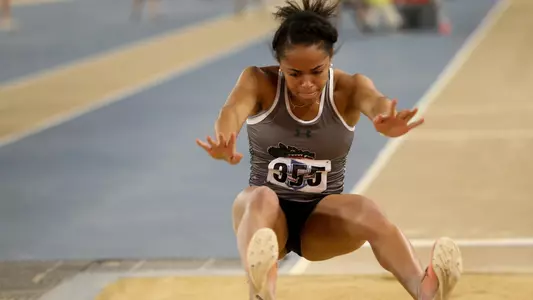 Brittany Floyd jump 2019 indoor