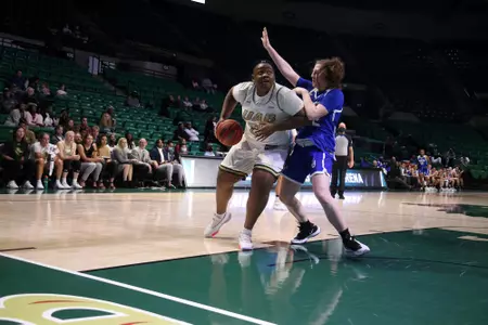 BIRMINGHAM, AL - NOVEMBER 10: the game between the Shorter Hawks and the UAB Blazers on November 10, 2021 at Bartow Arena in Birmingham, Alabama. (Photo by Michael Wade/Icon Sportswire)