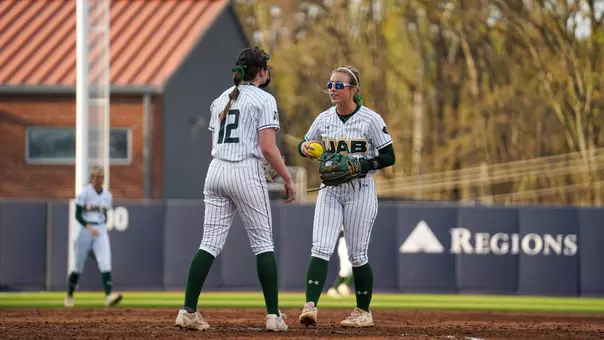 Charlee Bennett Caitlin Russell