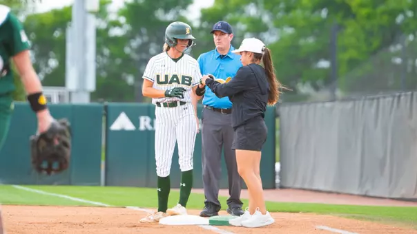 Hannah Dorsett and Madeline Porter