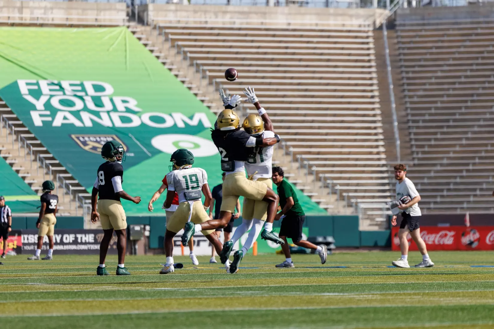 FB Fall Camp Scrimmage #1: Guylijah Theodule/Bradley Wainwright