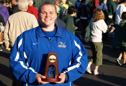 Kristy Woods Becomes All-American In The Shot Put Image