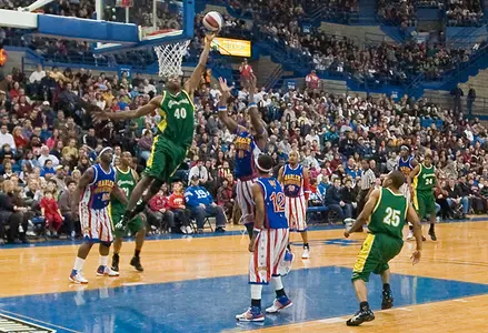 Former Bull Brian Addison Signs with the Harlem Globetrotters Image