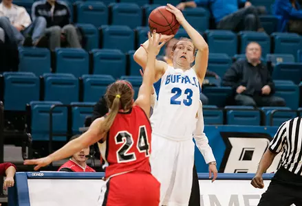 Bulls Claim Season Opener At Niagara, 65-54 Image