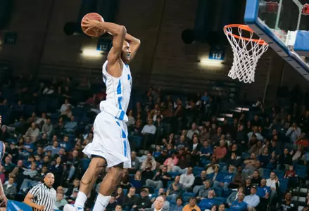 Titus Robinson Named Coach Leonard T. Serfustini Sportsmanship Award Winner Image