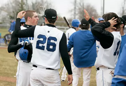 Late Comeback Helps Bulls to Sweep Image