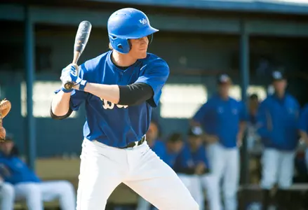 Eastern Sweeps Buffalo With an Extra-Inning Win Image