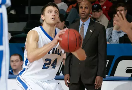 Big Shots Help Bulls Clip Falcons, 68-66 Image