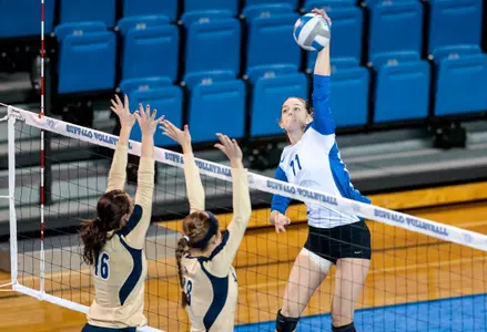 Bulls Swept By Akron, 3-0 Image