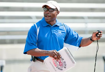 Track and Field/Cross Country to Offer Clinics and Camps Image