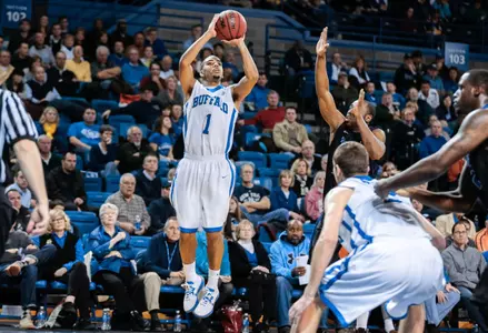 Washington State Pulls Away Late to Defeat Buffalo, 65-54 Image