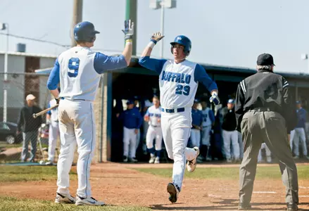 Offense Stalls in Doubleheader Loss to Niagara Image