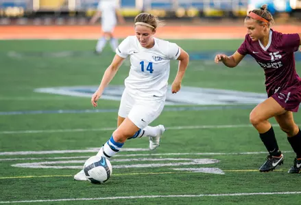 Kerr's Career Day Lifts Bulls Over Canisius Image