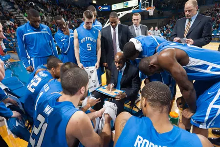 Men's Basketball Prepares for Canadian Tour Image