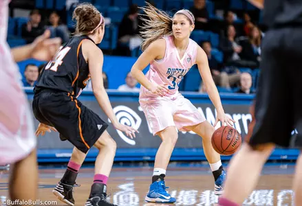 Bulls Roll Past Ohio, 56-35 Image