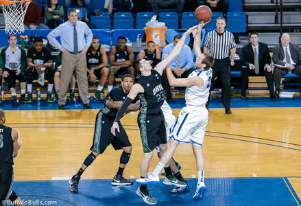 Buffalo Drops Home Finale to Ohio, 72-69 Image
